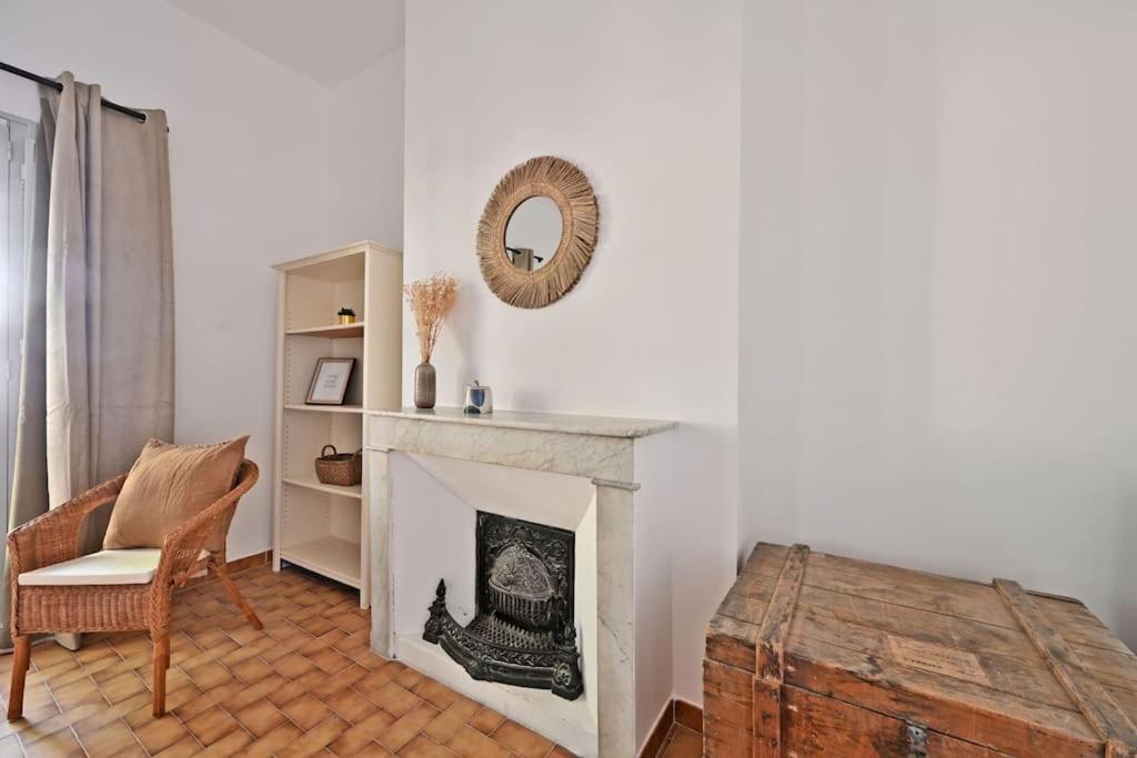 Au Coeur Des Platanes - Parking Gratuit Sous-Terrain - Clim - Balcon Apartment Avignon Bagian luar foto