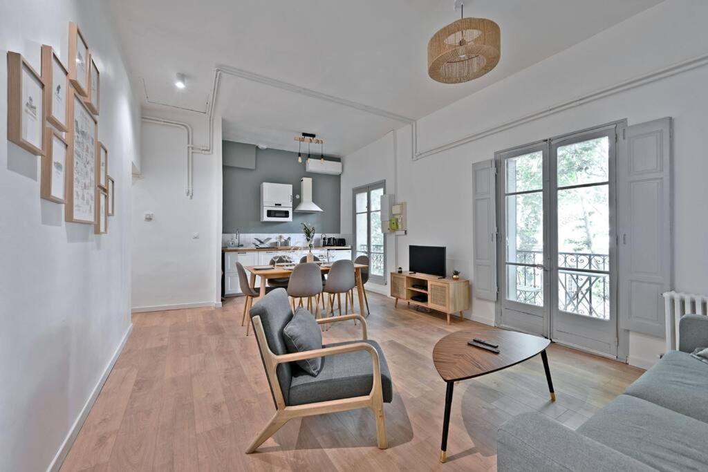 Au Coeur Des Platanes - Parking Gratuit Sous-Terrain - Clim - Balcon Apartment Avignon Bagian luar foto