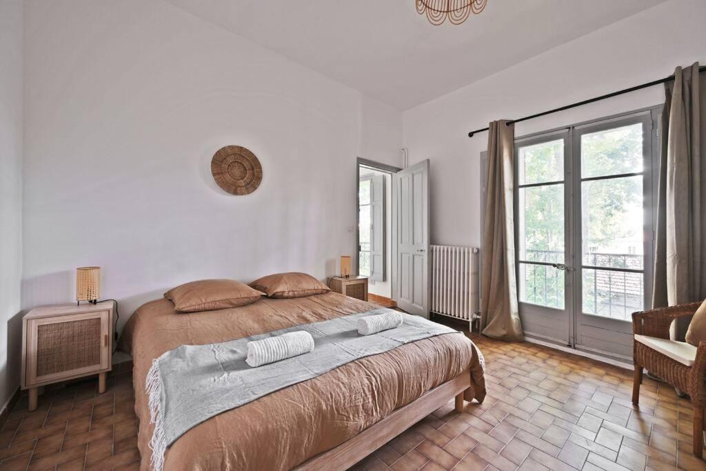 Au Coeur Des Platanes - Parking Gratuit Sous-Terrain - Clim - Balcon Apartment Avignon Bagian luar foto